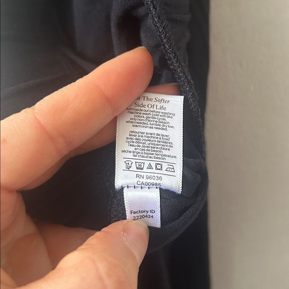 EBERJEY GISELE EVERYDAY STRAIGHT LEG PANT black size medium - Picture 11 of 11